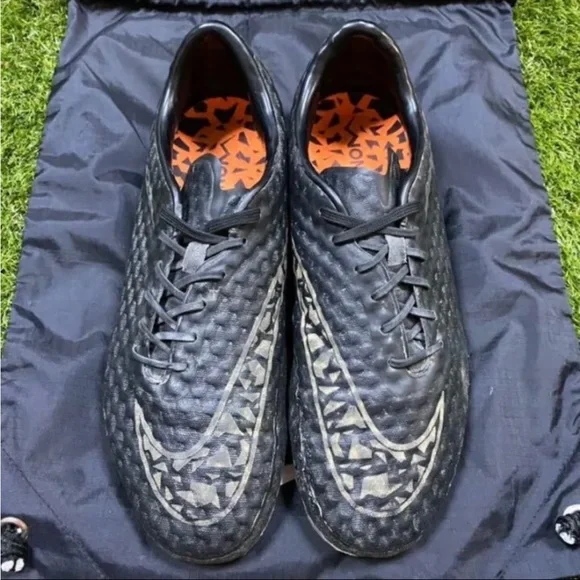 Nike hypervenom phantom 1 rare black color way ( size 9.5)Open to offers